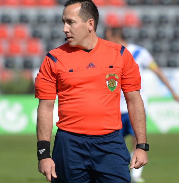Bosnyák-kazah párharcot vezet Karakó Ferenc